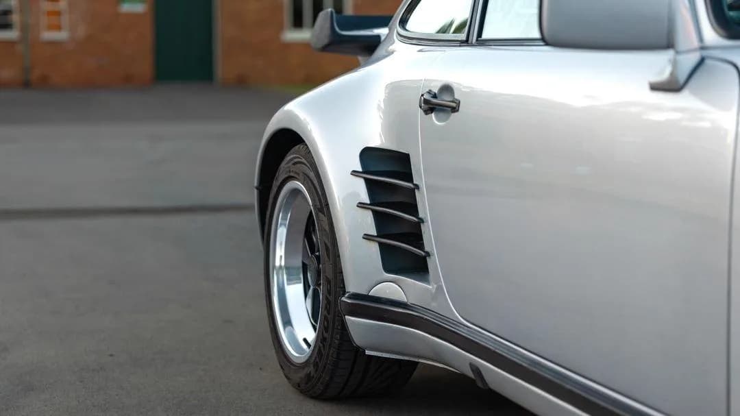 1989 Porsche 911 Turbo LE - Thumbnail 2