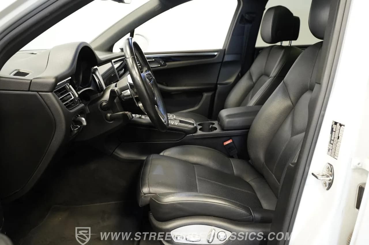2019 Porsche Macan AWD - Thumbnail 4