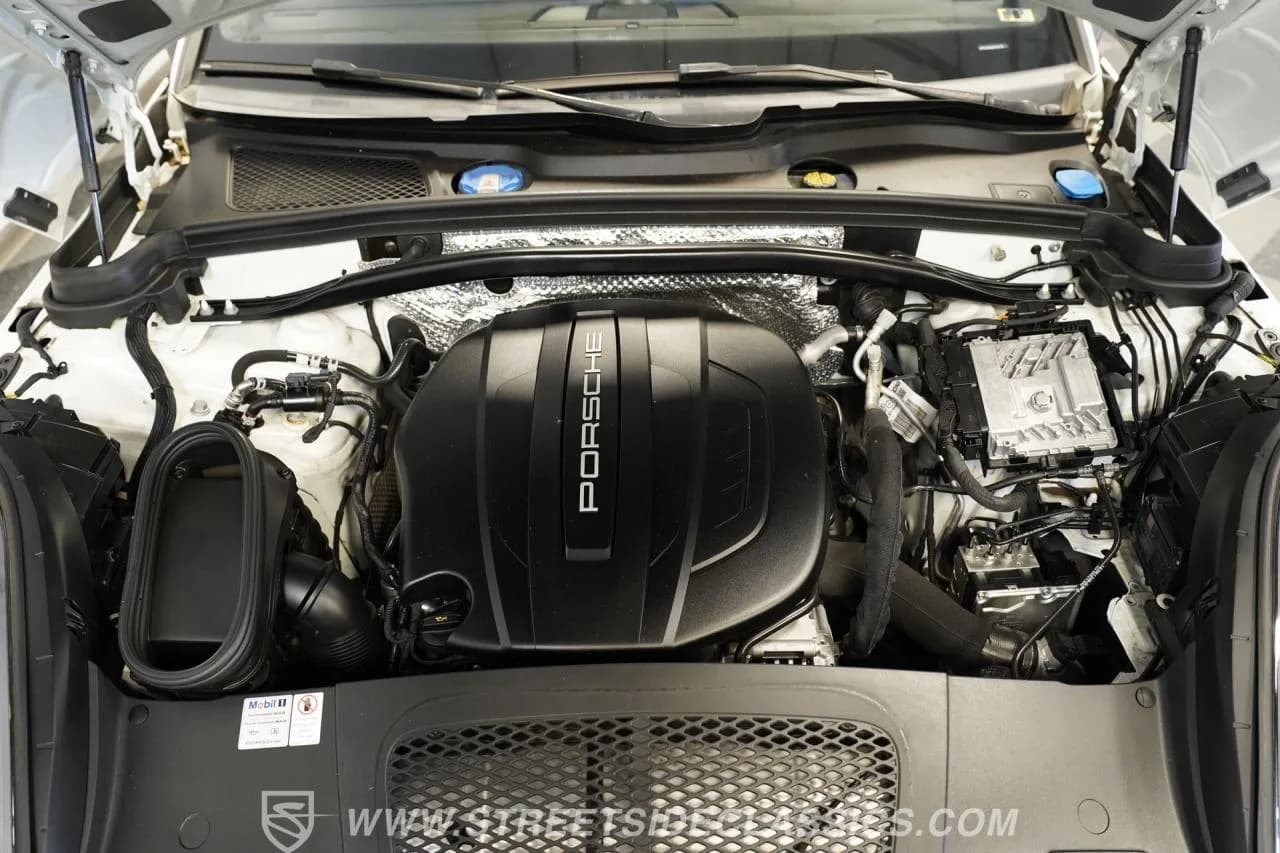 2019 Porsche Macan AWD - Thumbnail 3
