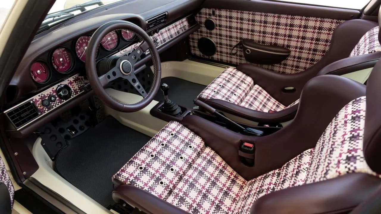 1990 Porsche 911 Targa Reimagined by Singer "Coconut Grove Commission" - Thumbnail 8