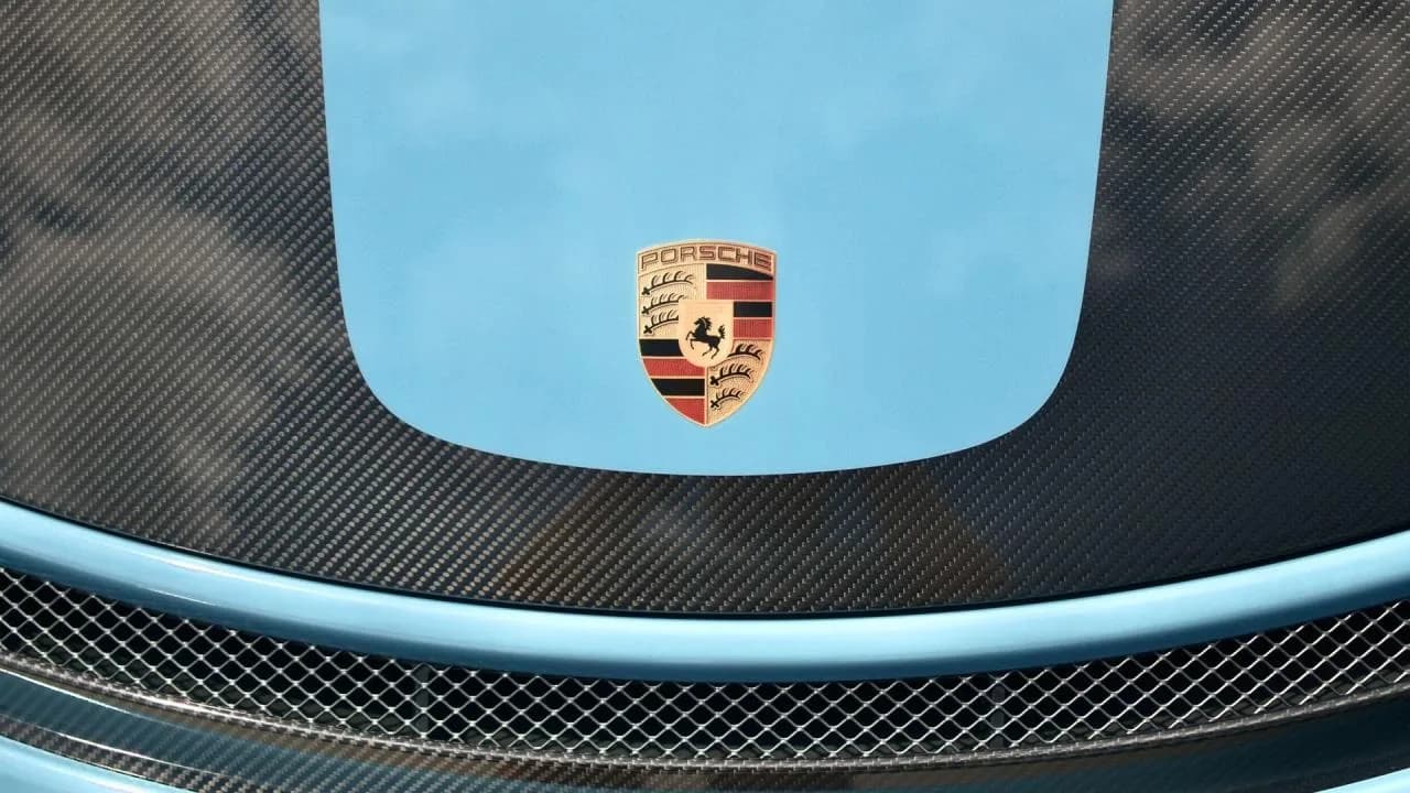 2018 Porsche 911 GT2 RS Weissach Package - Thumbnail 2