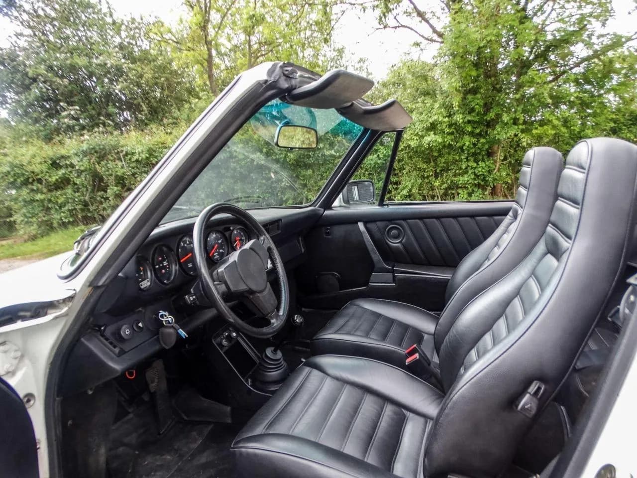 1984 Porsche 3.2 Classic Carrera Cabriolet 2dr - Thumbnail 3