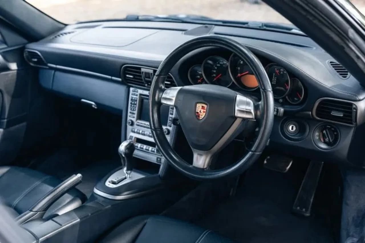 2005 Porsche 997 Carrera - Thumbnail 3
