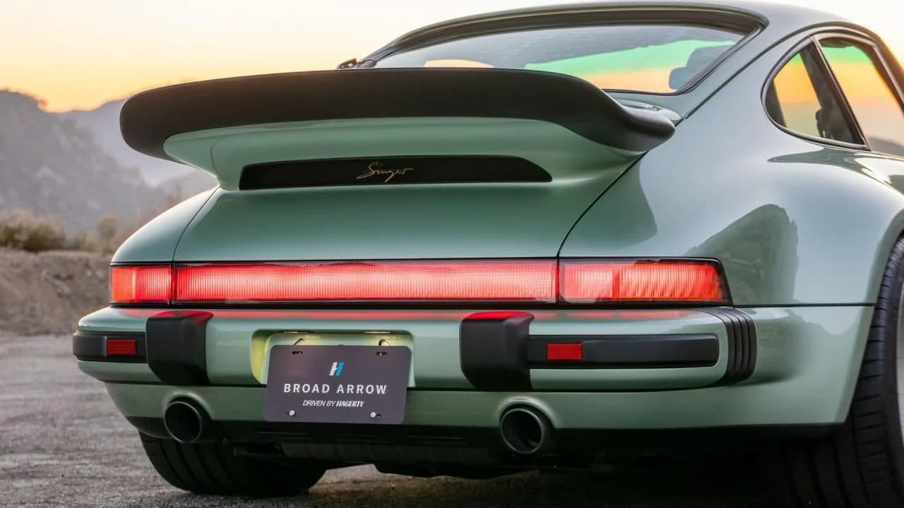 1990 Porsche 911 Reimagined by Singer - Classic Turbo Services "Aurum Verde Commission" - Thumbnail 5
