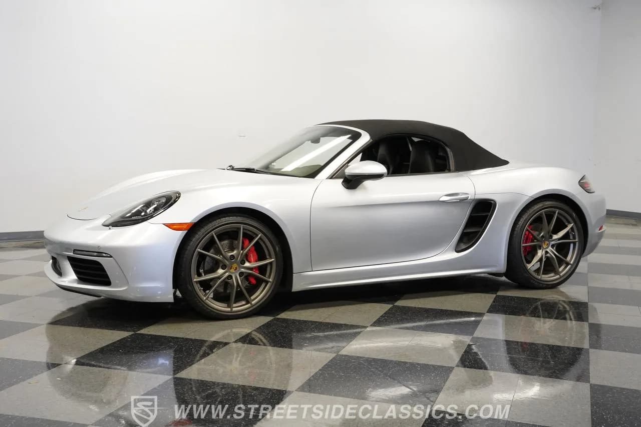 2017 Porsche 718 Boxster S - Thumbnail 6