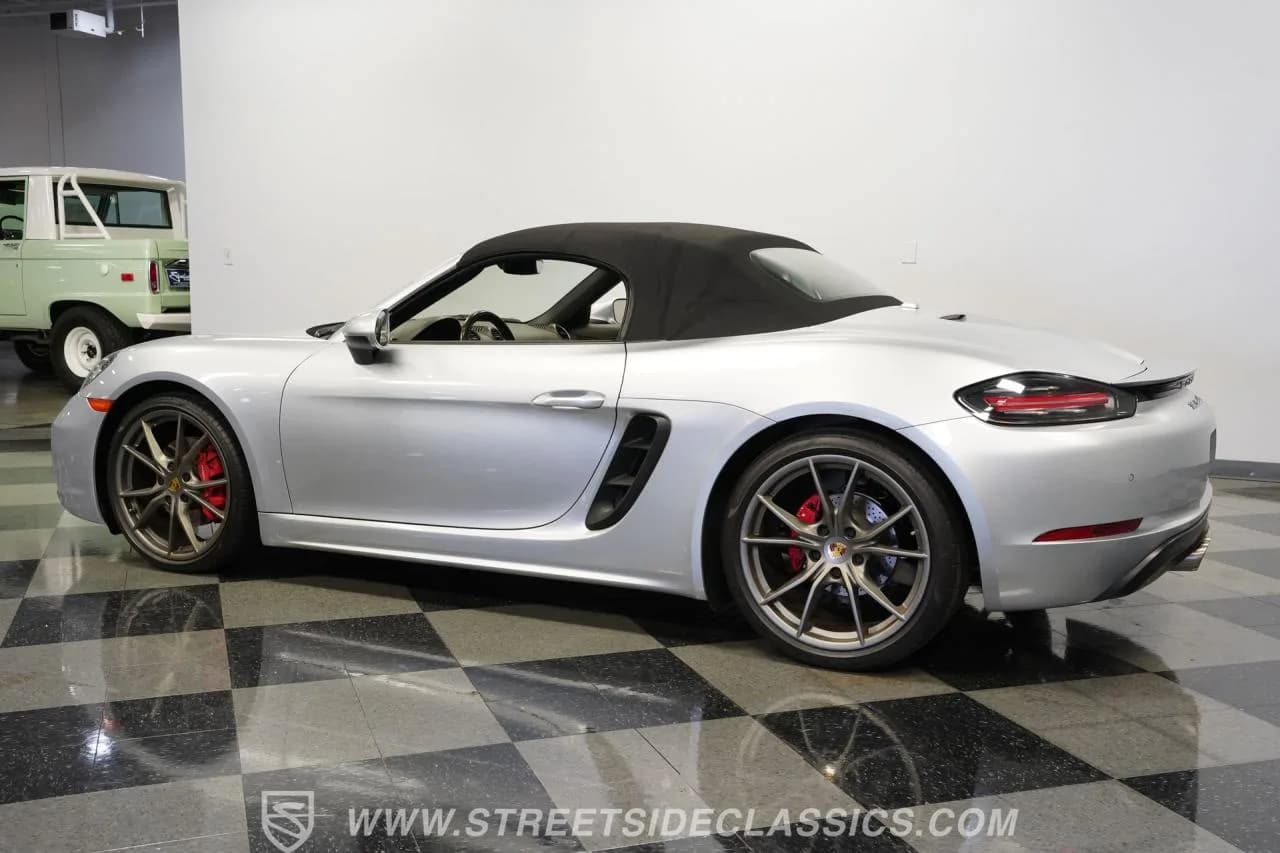 2017 Porsche 718 Boxster S - Thumbnail 8