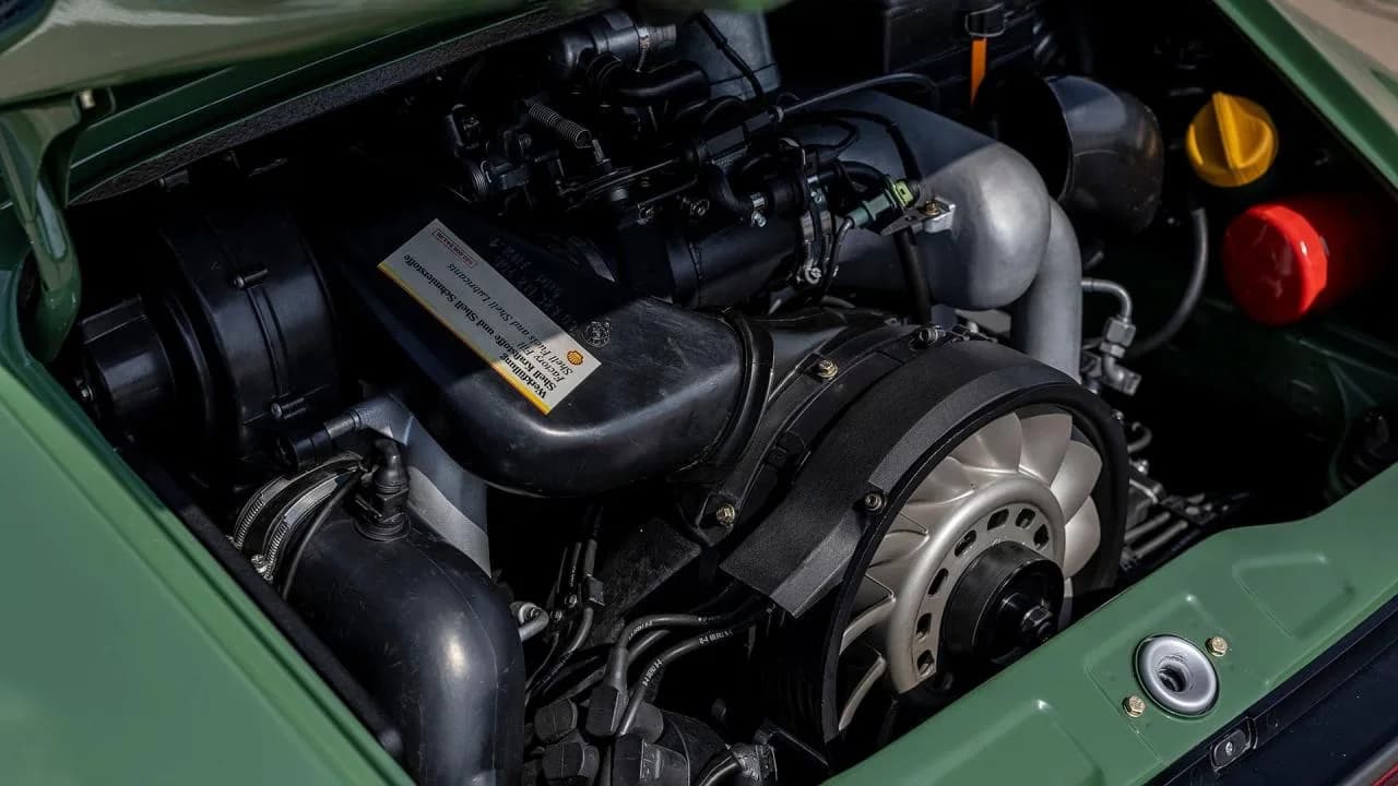 1990 Porsche 911 Targa Restomod - Thumbnail 8