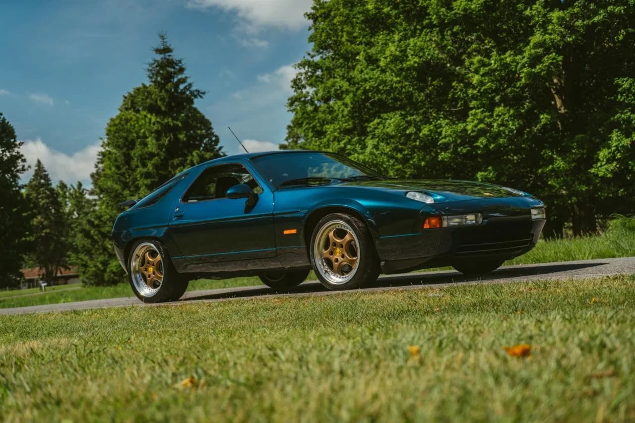 1991 Porsche 928 GT - Thumbnail 3