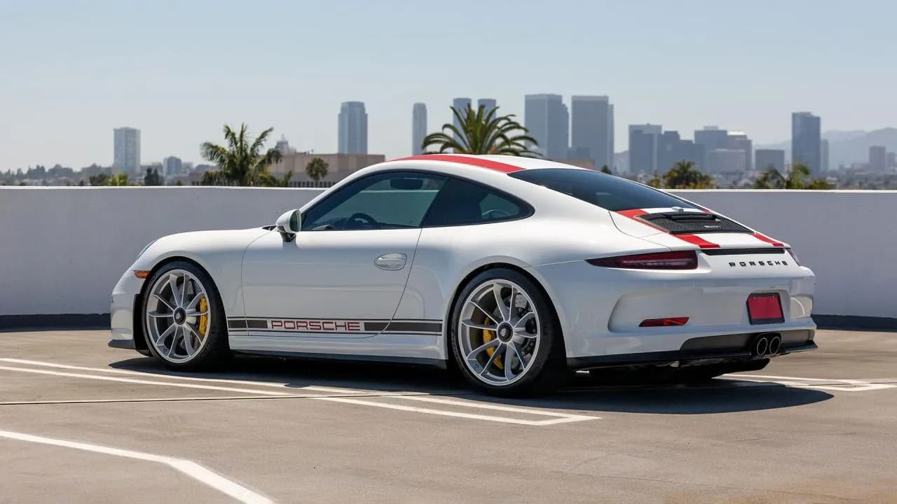 2016 Porsche 911 R - Thumbnail 3