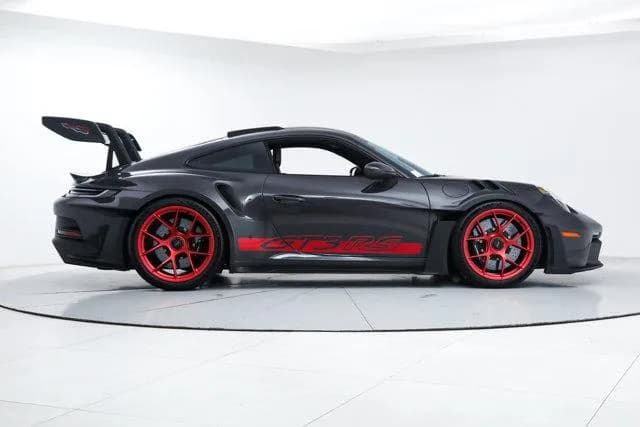 2025 Porsche 911 - Thumbnail 6
