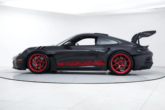 2025 Porsche 911 - Thumbnail 2