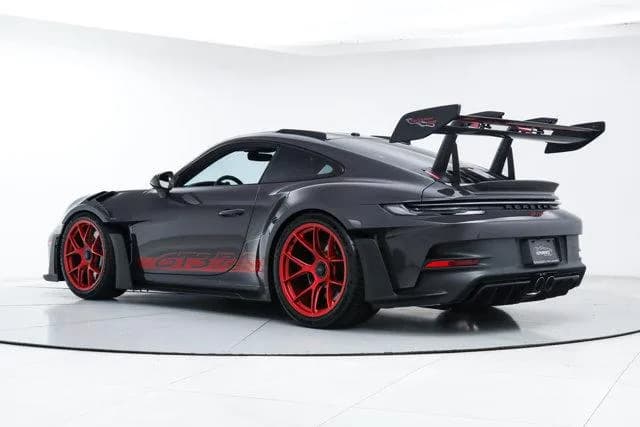 2025 Porsche 911 - Thumbnail 3