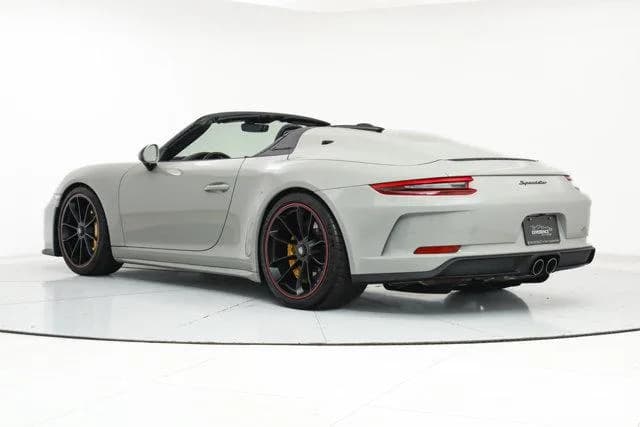 2019 Porsche 911 - Thumbnail 4