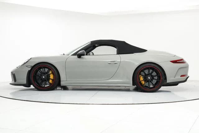 2019 Porsche 911 - Thumbnail 3