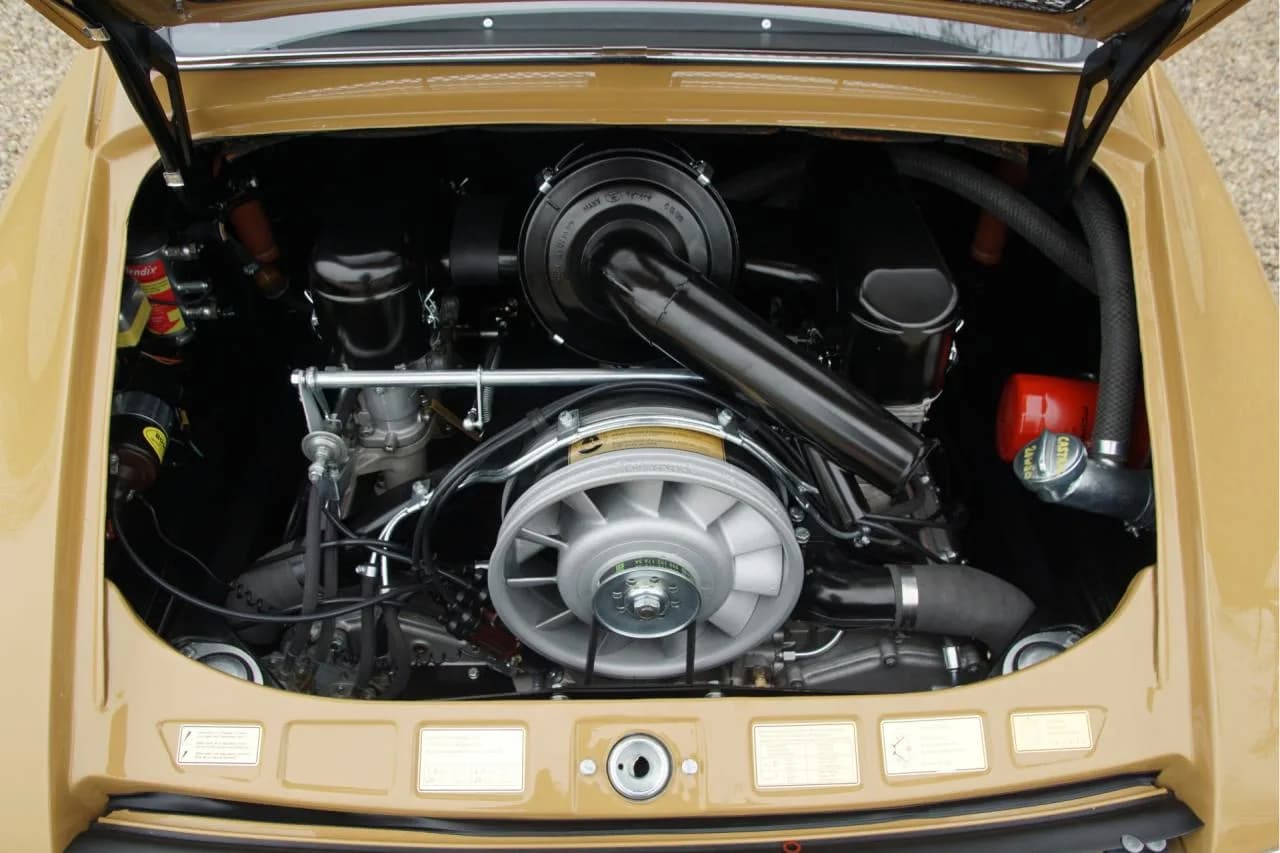 1965 Porsche 911 Urmodell 2.0 SWB &ldquo;Passionate restoration&rdquo; - Thumbnail 4