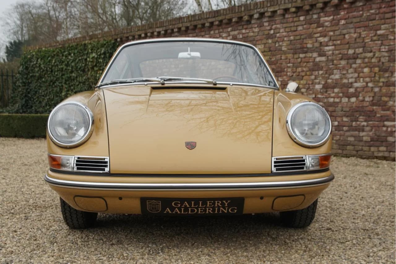 1965 Porsche 911 Urmodell 2.0 SWB &ldquo;Passionate restoration&rdquo; - Thumbnail 5
