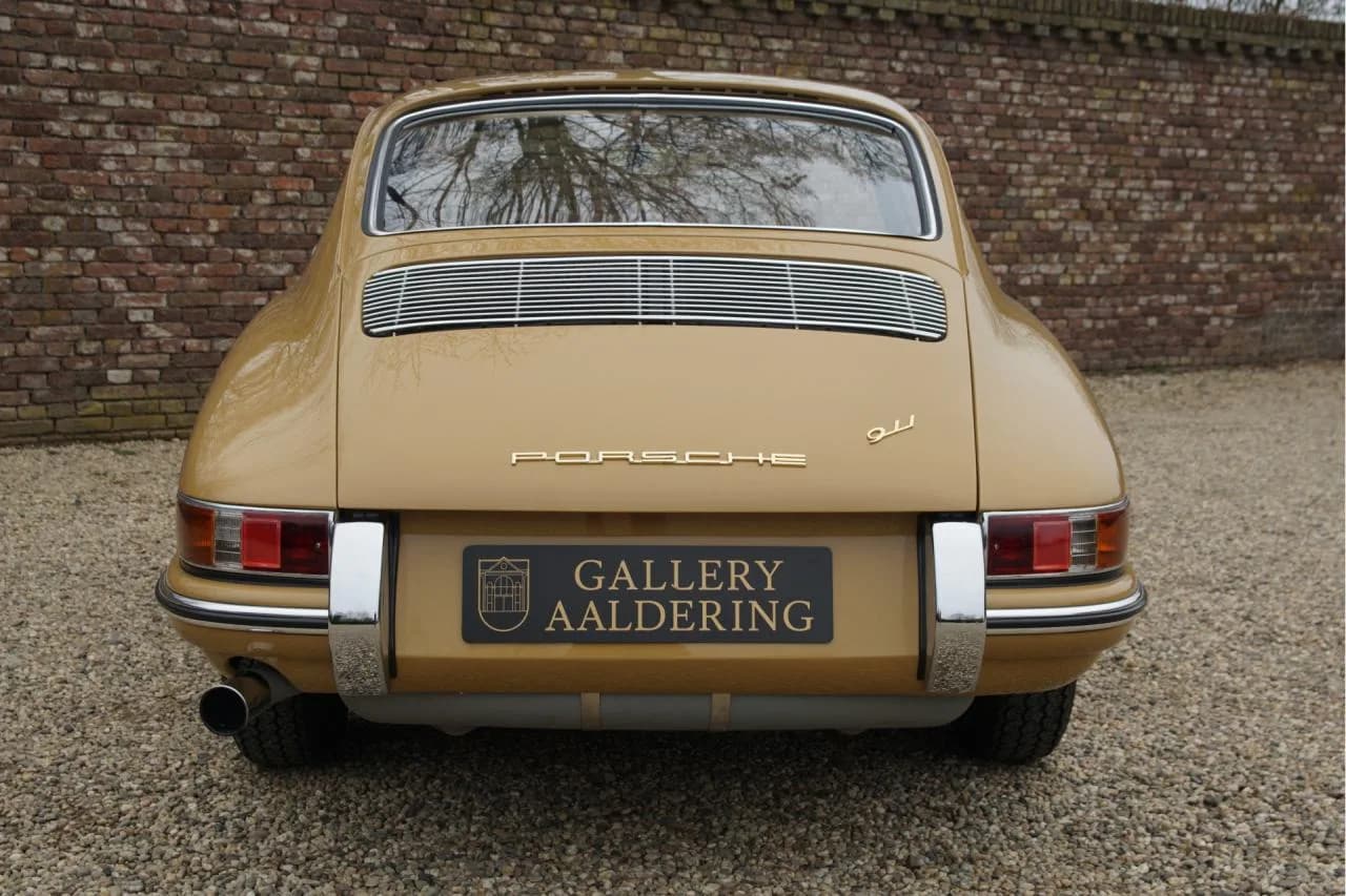 1965 Porsche 911 Urmodell 2.0 SWB &ldquo;Passionate restoration&rdquo; - Thumbnail 6