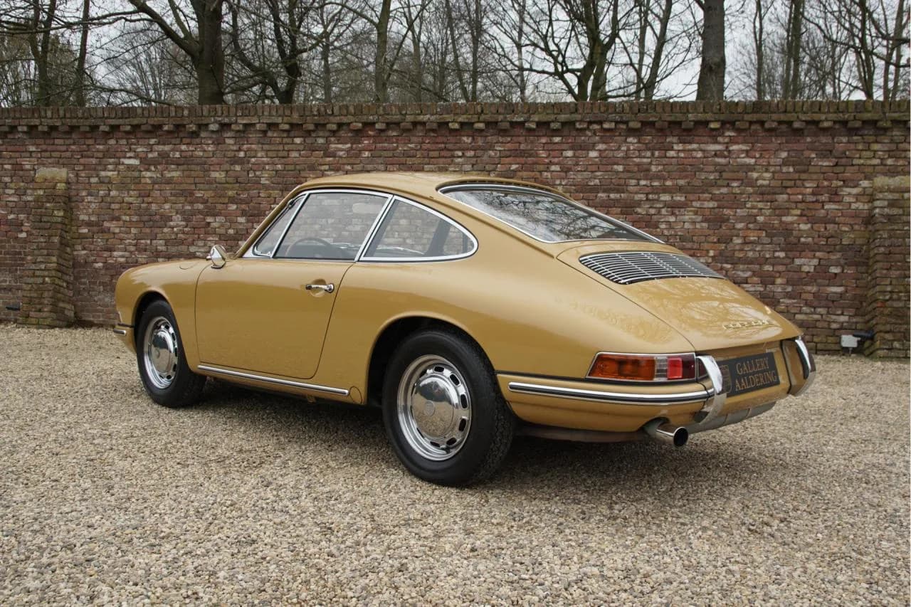 1965 Porsche 911 Urmodell 2.0 SWB &ldquo;Passionate restoration&rdquo; - Thumbnail 2