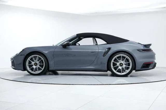 2024 Porsche 911 - Thumbnail 3
