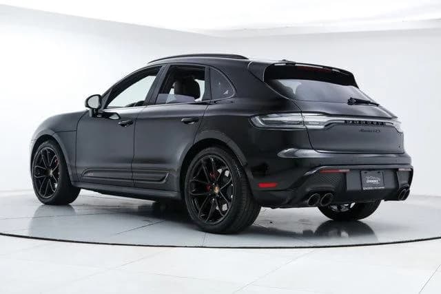 2025 Porsche Macan - Thumbnail 3