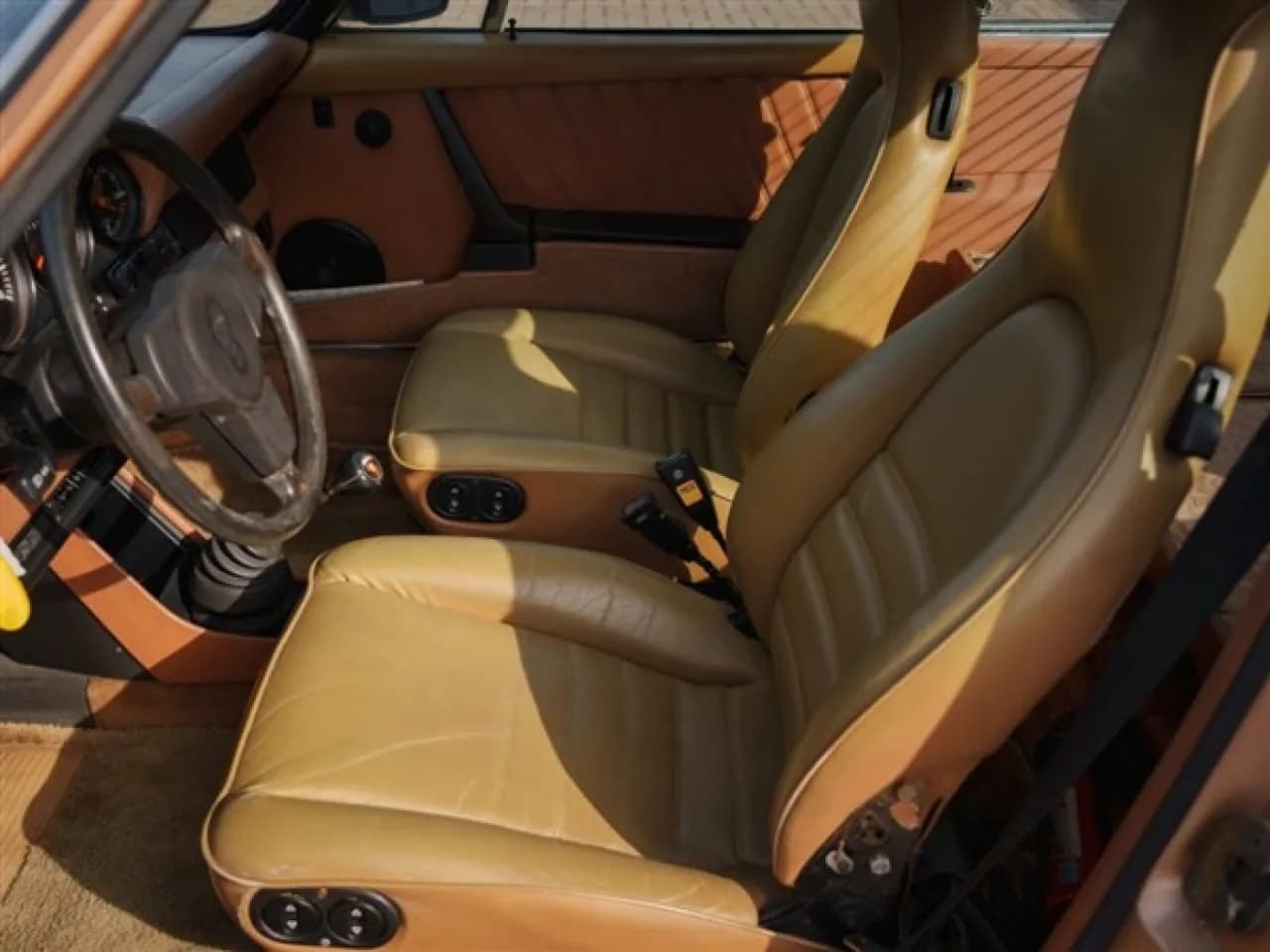 1976 Porsche 911 Coup&eacute; - Thumbnail 5