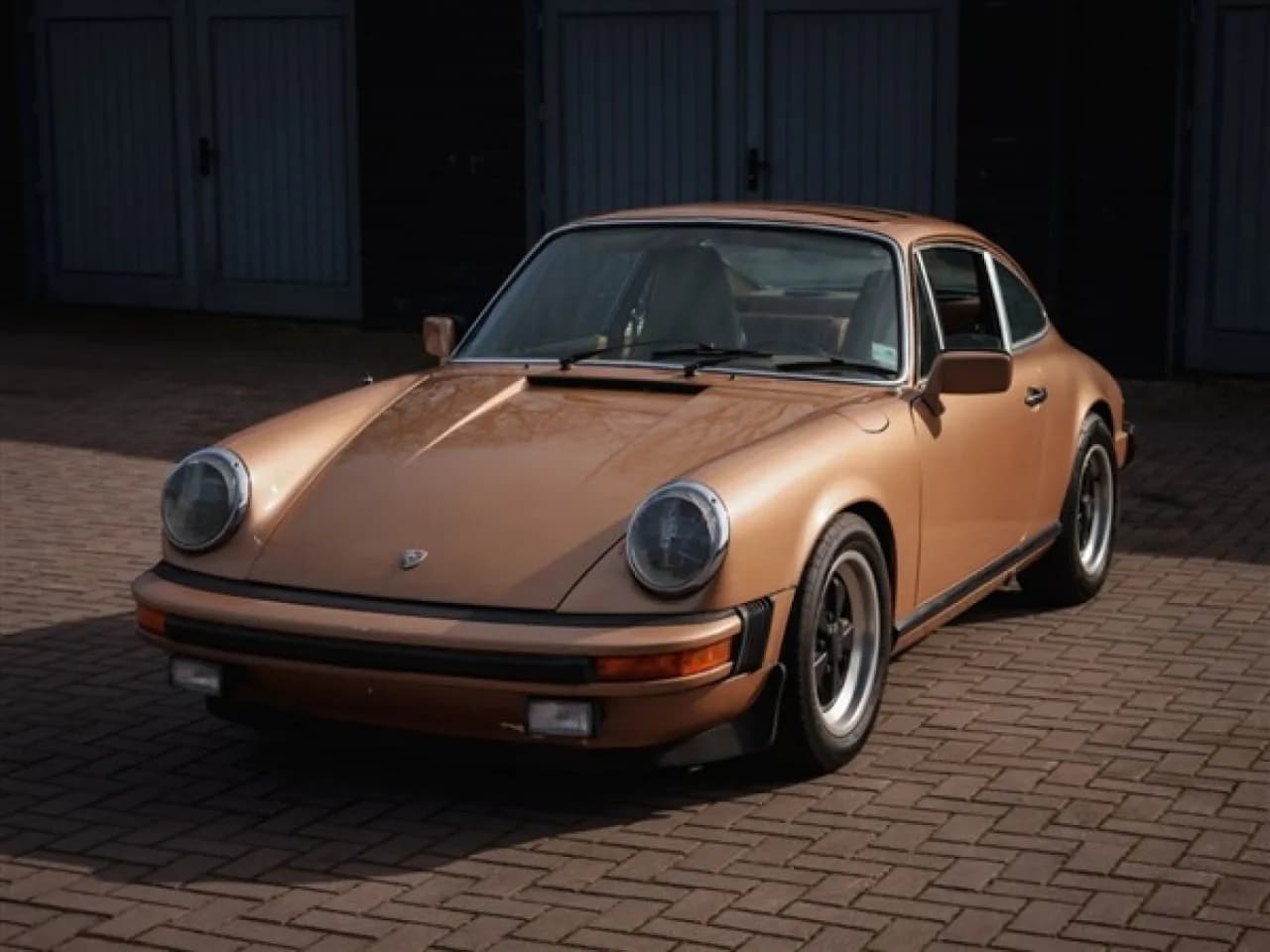 1976 Porsche 911 Coup&eacute; - Thumbnail 3