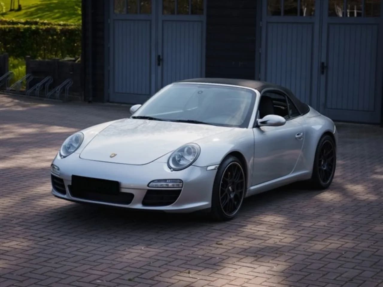 2005 Porsche 911 (997) Carrera Cabriolet - Thumbnail 2