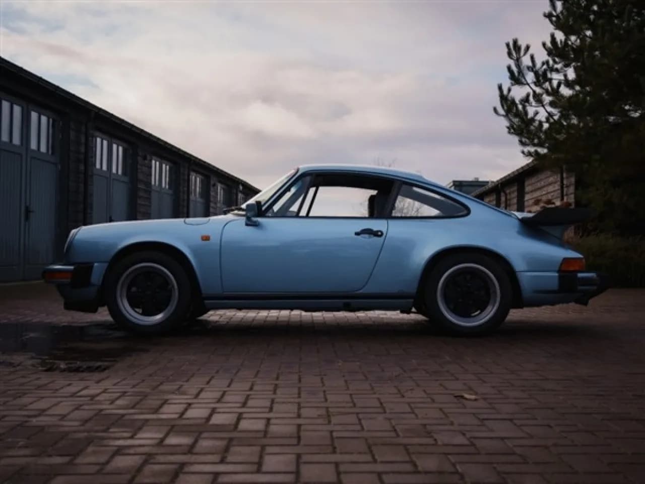 1982 Porsche 911 SC Coupé - Thumbnail 2