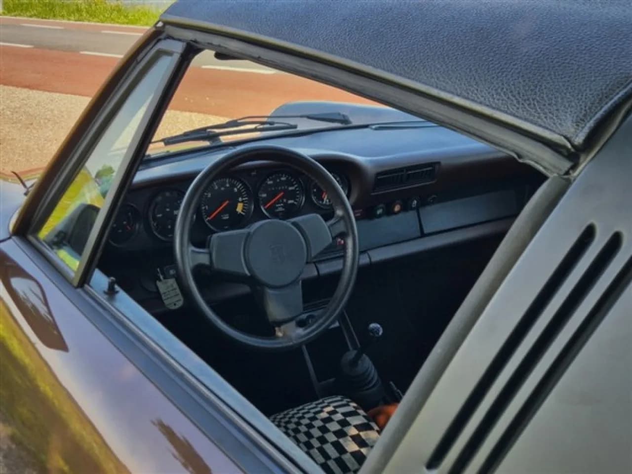 1983 Porsche 911 3.0 SC Targa - Thumbnail 8
