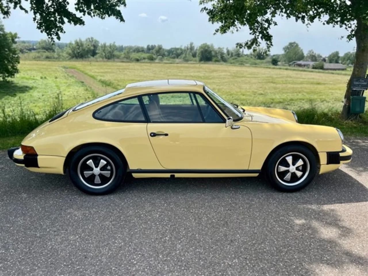 1975 Porsche 911 2.7 Coupe - Thumbnail 4