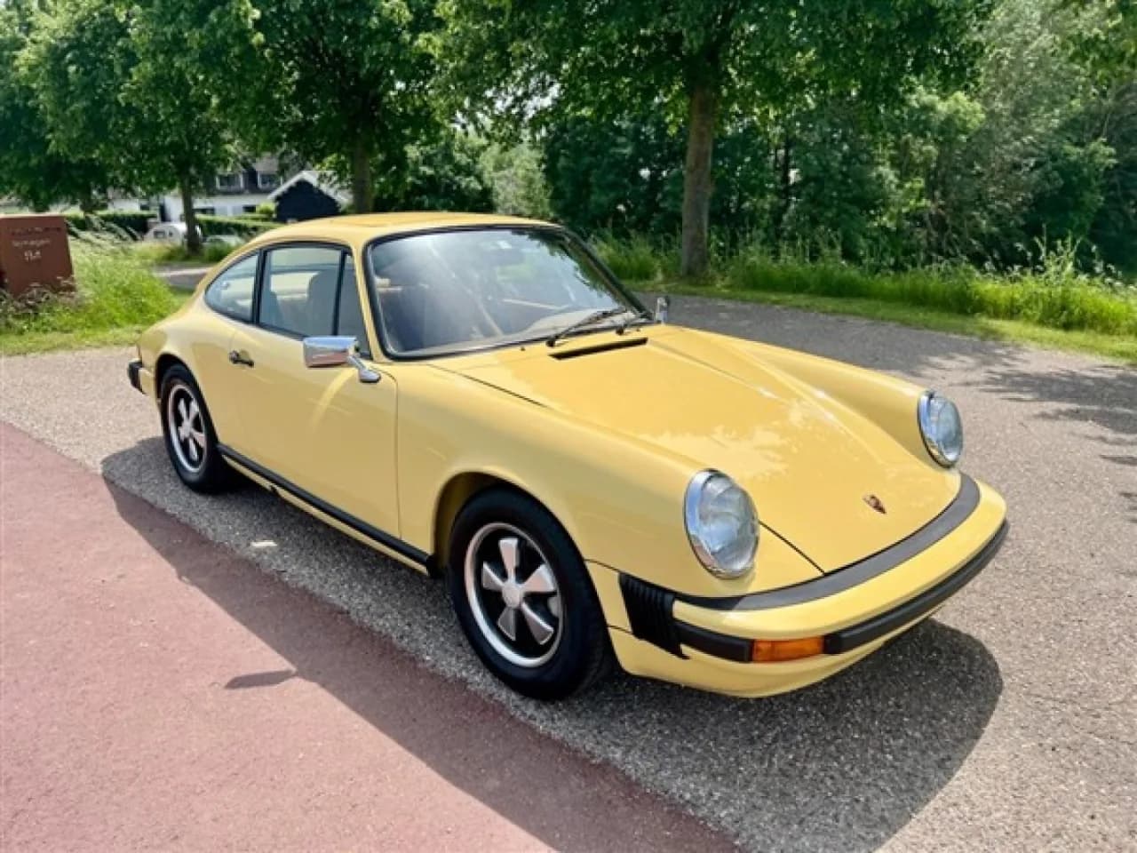 1975 Porsche 911 2.7 Coupe - Thumbnail 2