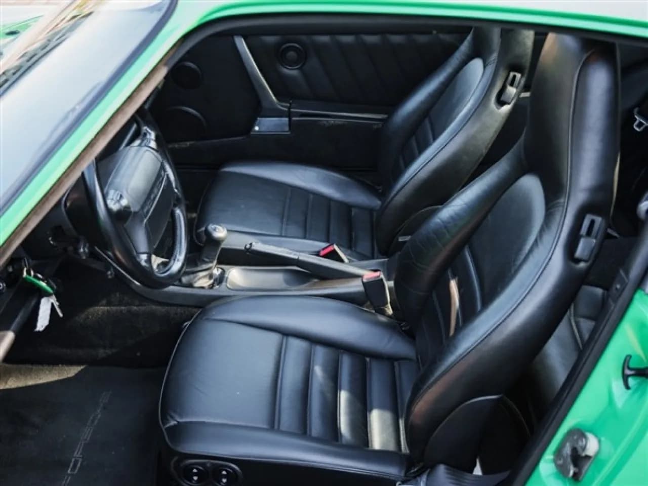1992 Porsche 911 Carrera 2 Coupé - Thumbnail 7