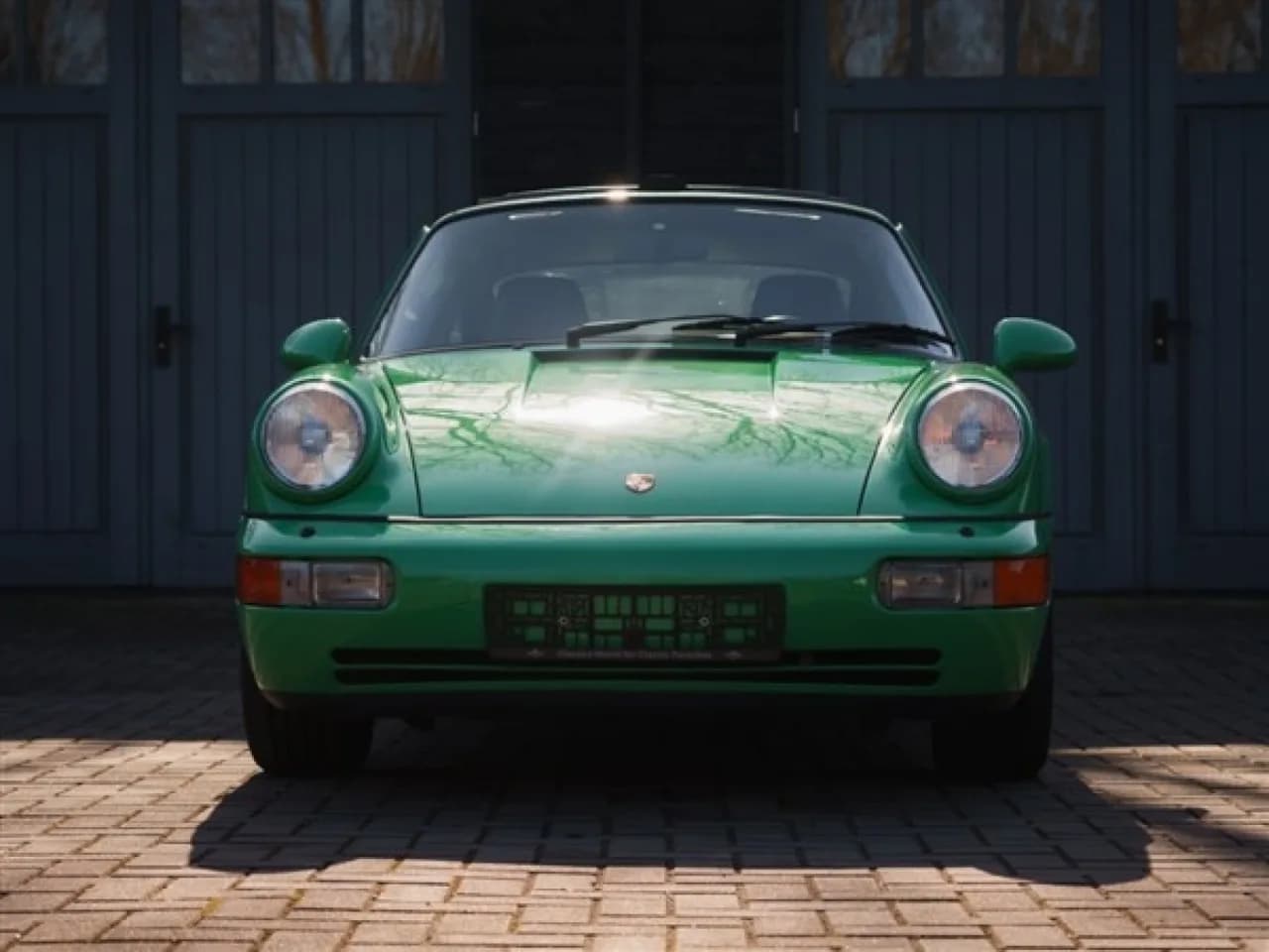 1992 Porsche 911 Carrera 2 Coupé - Thumbnail 3