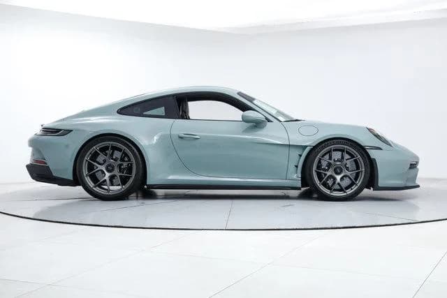 2024 Porsche 911 - Thumbnail 6