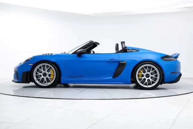 2024 Porsche 718 Spyder - Thumbnail 2