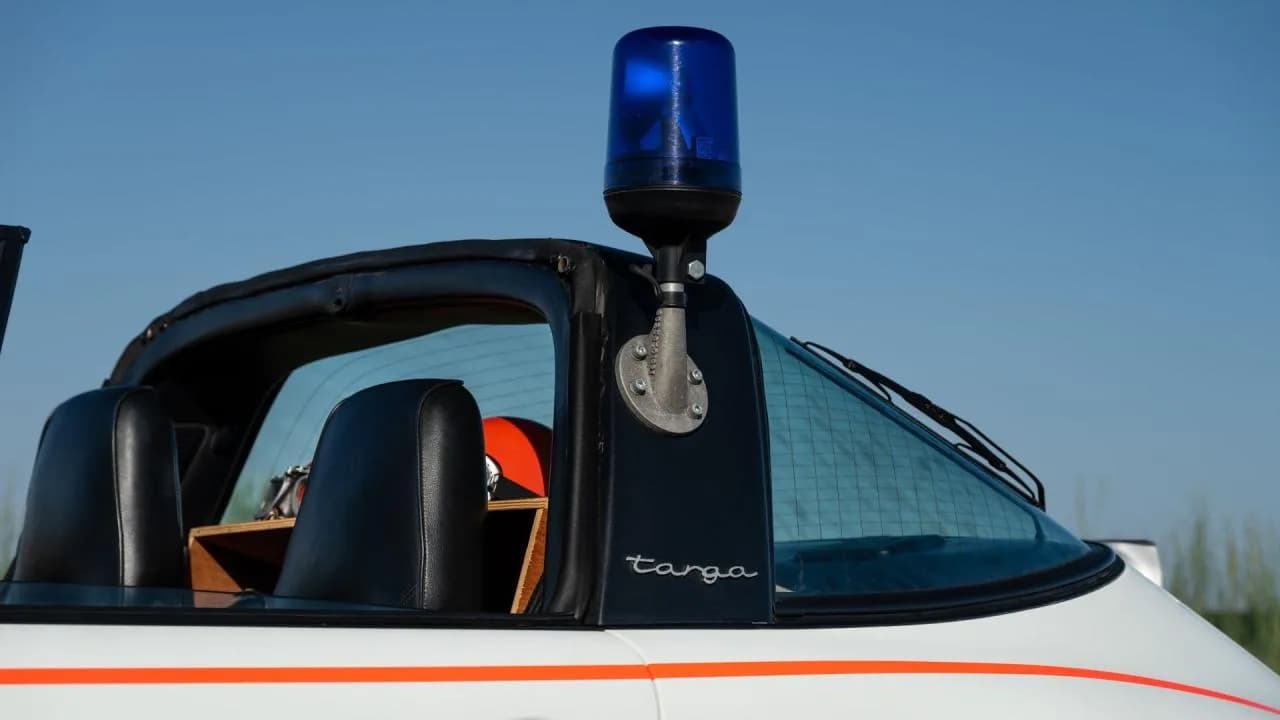 1989 Porsche 911 Carrera Targa "Rijkspolitie" - Thumbnail 2