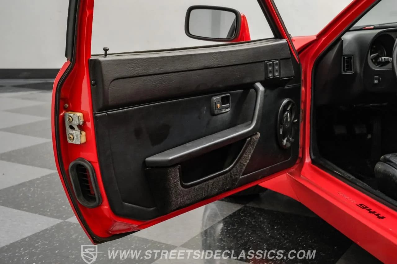 1984 Porsche 944 - Thumbnail 4