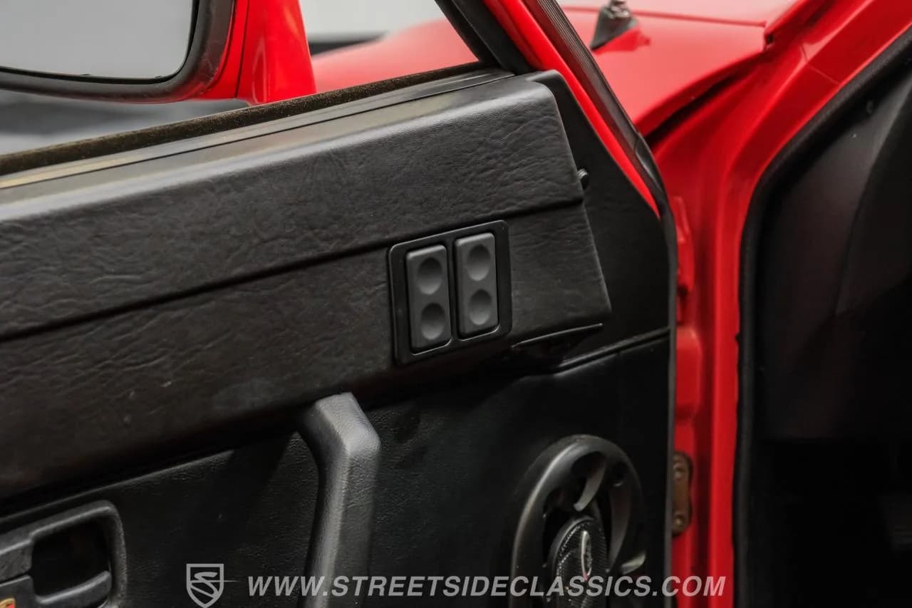 1984 Porsche 944 - Thumbnail 6