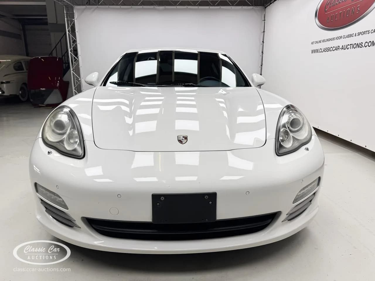 2010 Porsche Panamera - Thumbnail 2