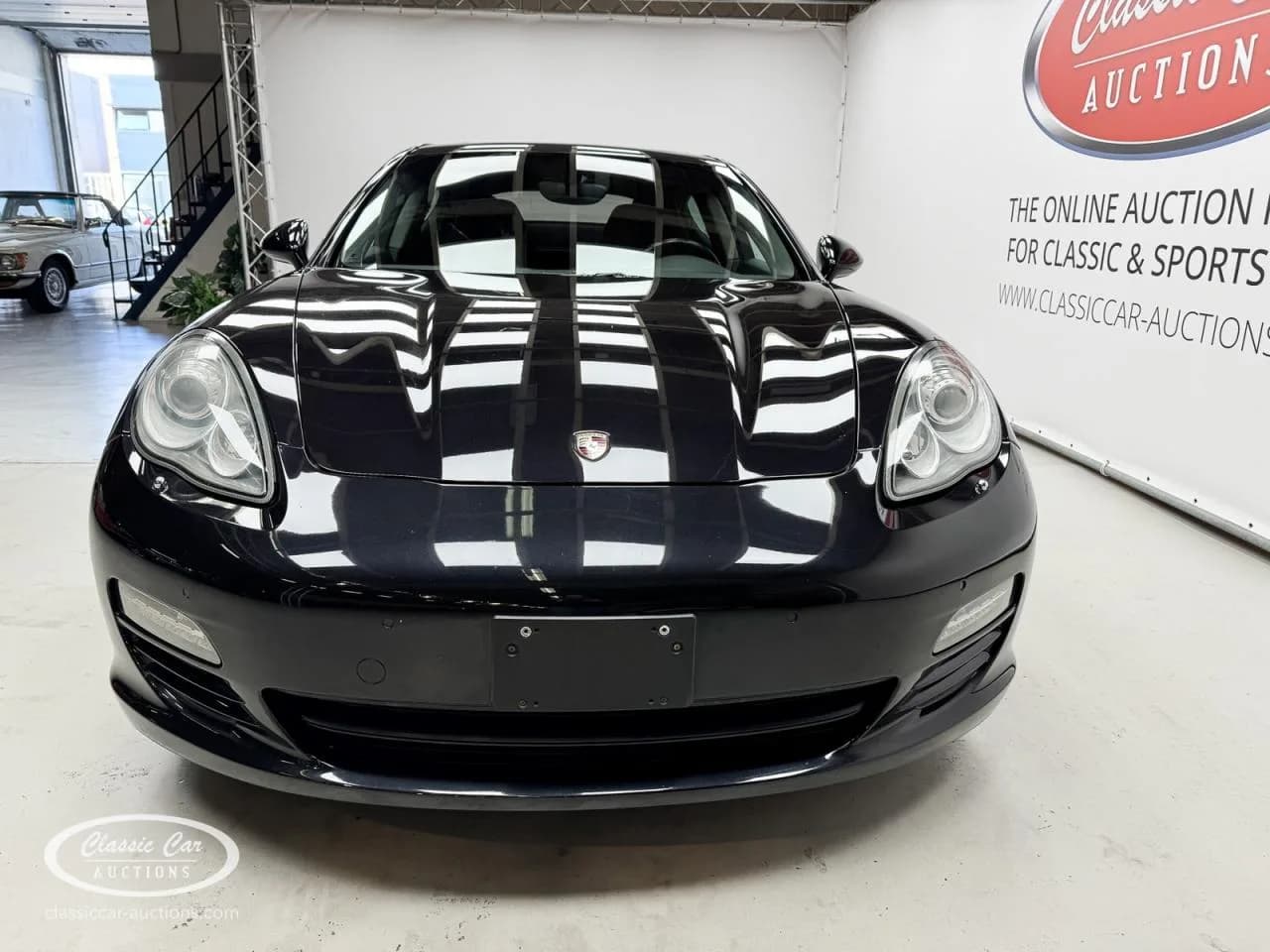 2010 Porsche Panamera - Thumbnail 2