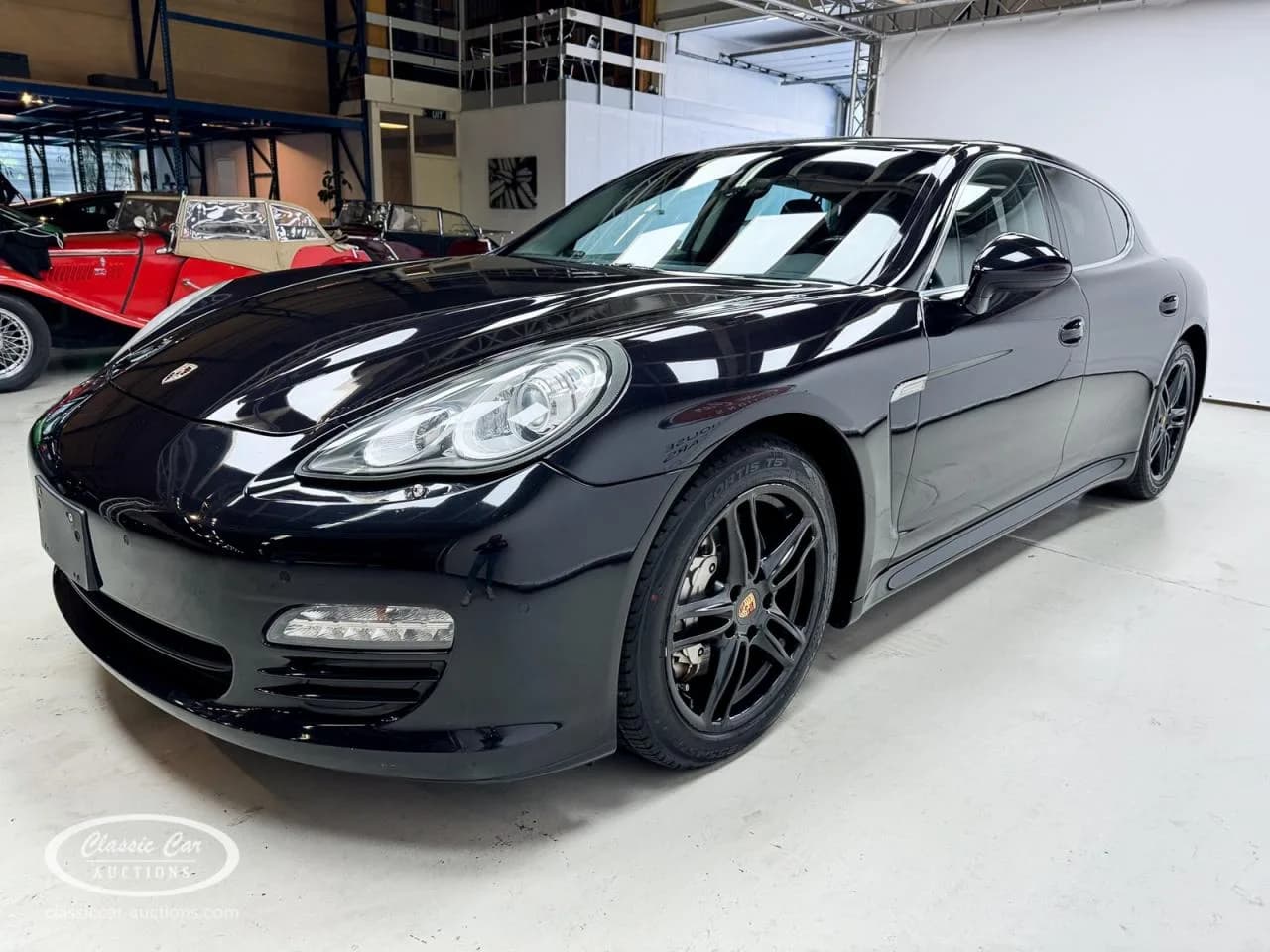 2010 Porsche Panamera - Thumbnail 3