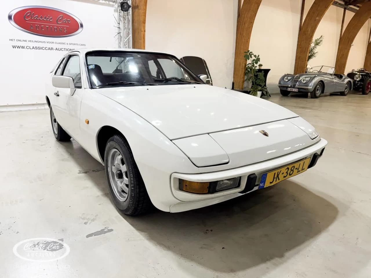 1981 Porsche 924 - Thumbnail 3