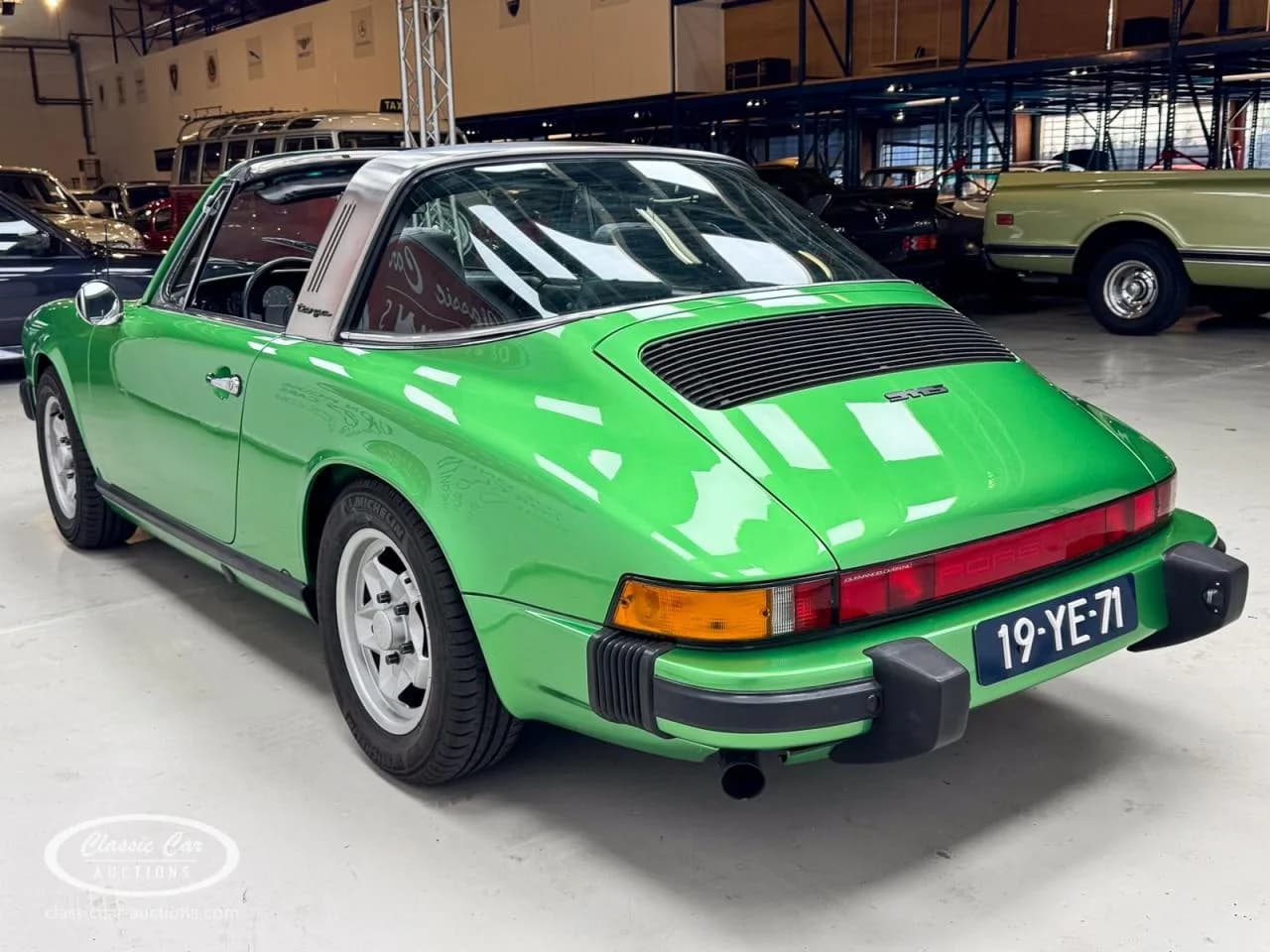 1975 Porsche 911 - Thumbnail 4