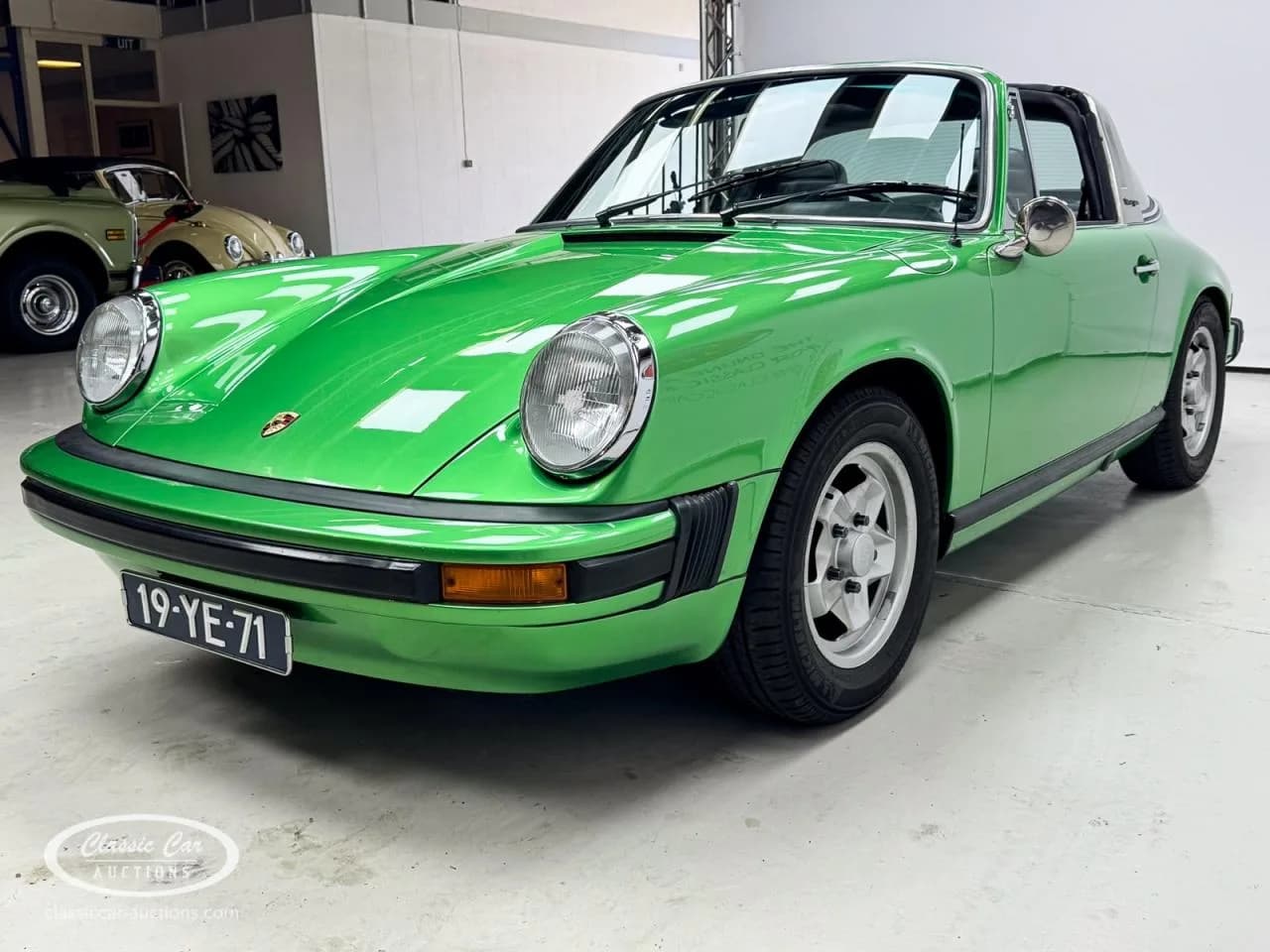 1975 Porsche 911 - Thumbnail 3