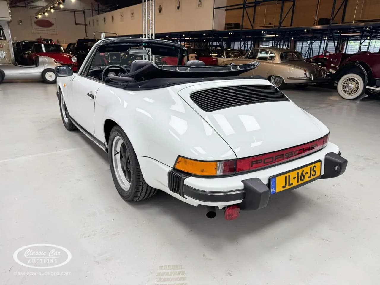 1983 Porsche 911 - Thumbnail 4