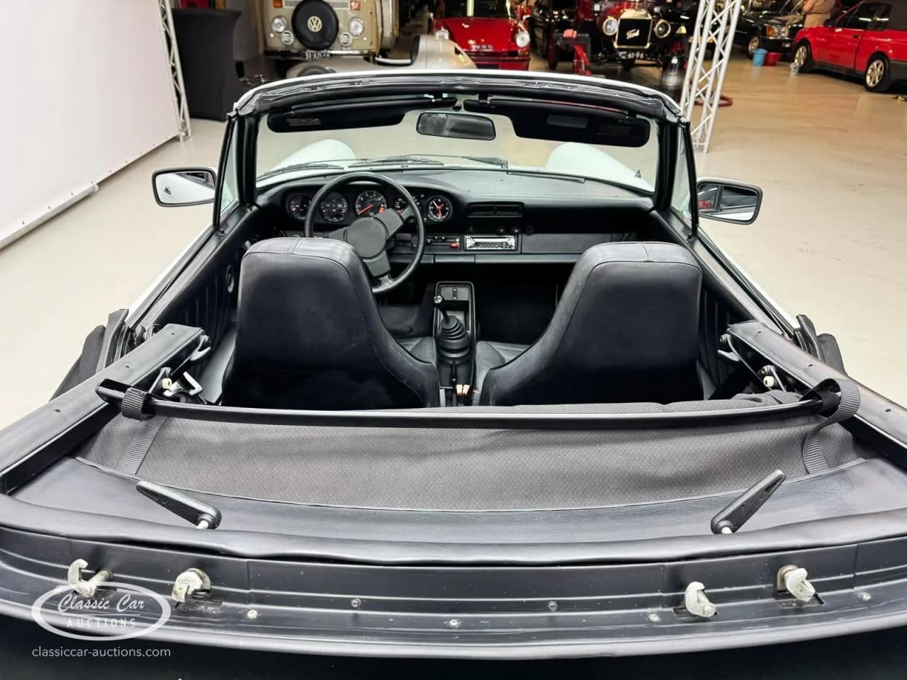 1983 Porsche 911 - Thumbnail 8