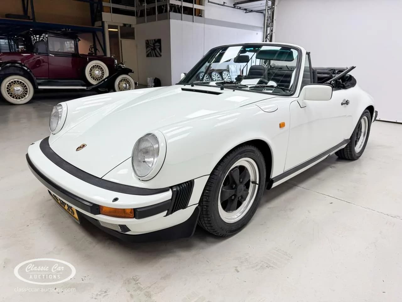 1983 Porsche 911 - Thumbnail 3