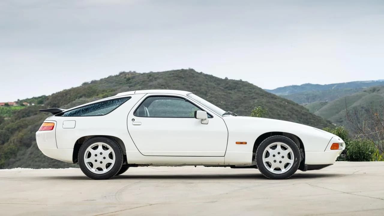 1987 Porsche 928 Clubsport Prototype ex-Jochen Mass - Thumbnail 2