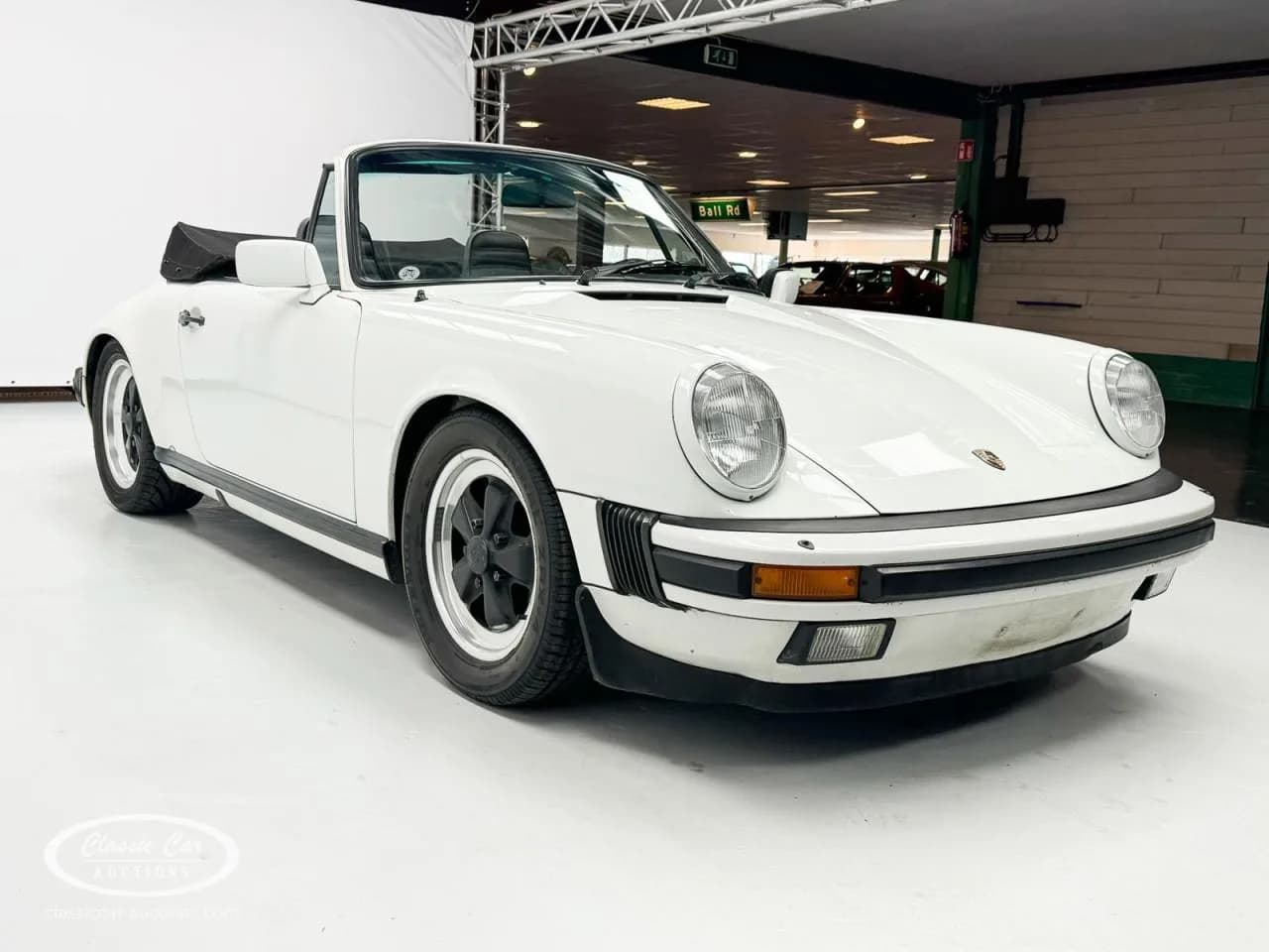 1984 Porsche 911 - Thumbnail 4
