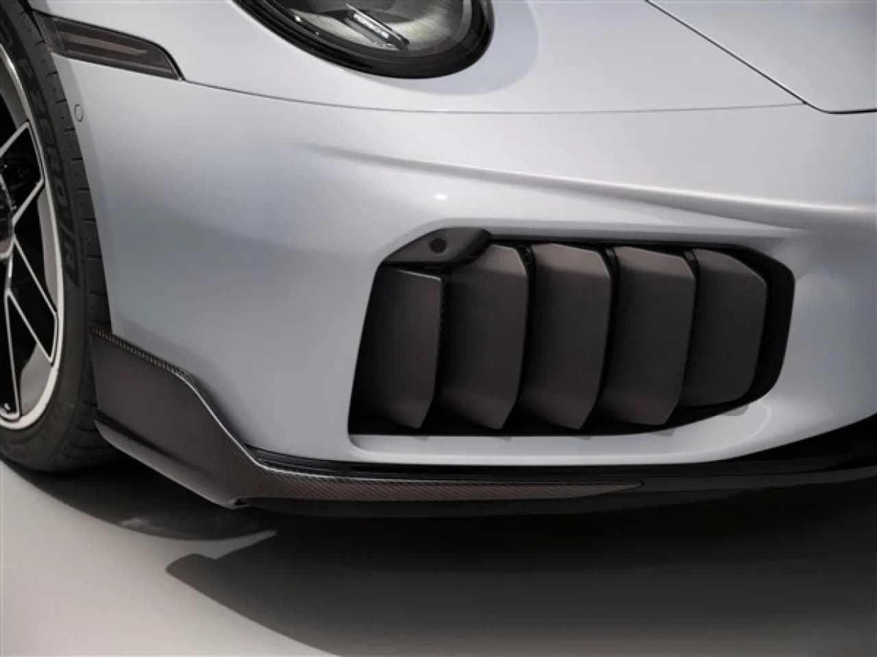 2026 Porsche 911 Turbo S - Thumbnail 6